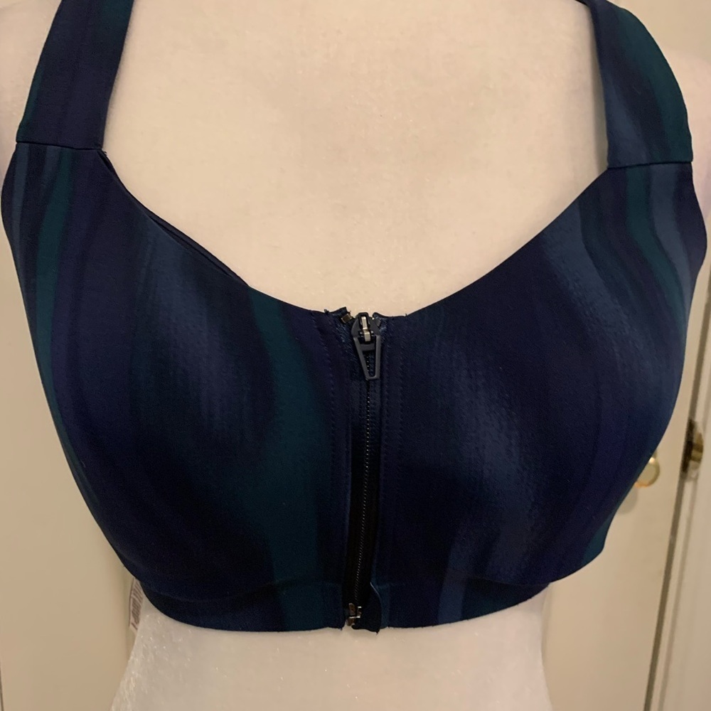 Victoria's Secret Knockout Sports Bra, 34DD - Picture 6 of 9